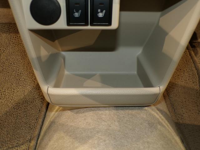 アルトラパン Ｓ　４ＷＤＢｌｕｅｔｏｏｔｈ接続両席シートヒーターＥＴＣスマートキー　フロントベンチシート　アイドリングストップ車　Ｓキー　ブレーキサポート　イモビライザー　禁煙　１セグ　横滑り防止システム　ＤＶＤ再生（18枚目）