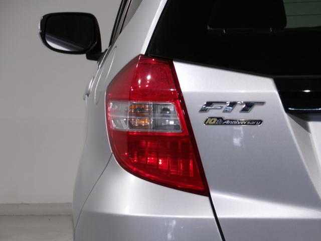 フィット G・10thアニバーサリー ETCインターナビワンセグTVスマートキー 盗難防止システム DVD再生 TVナビ エアコン 運転席エアバッグ Wエアバッグ ABS パワーウィンドウ キーレスエントリー パワーステアリング 禁煙(45枚目)