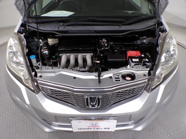 フィット G・10thアニバーサリー ETCインターナビワンセグTVスマートキー 盗難防止システム DVD再生 TVナビ エアコン 運転席エアバッグ Wエアバッグ ABS パワーウィンドウ キーレスエントリー パワーステアリング 禁煙(50枚目)