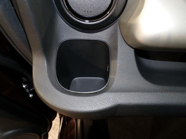 フィットハイブリッド スマートセレクション　Ｂｌｕｅｔｏｏｔｈ接続ＥＴＣフルセグＴＶ社外アルミホイール　エコモード　禁煙　地デジＴＶ　スマートキー　オートクルーズコントロール　イモビ　キーフリー　オートエアコン　ＡＢＳ　パワーウィンドウ　ＶＳＡ（20枚目）