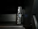 プレミアム　ドラレコＥＴＣワンセグＴＶ純正アルミホイールスマートキー　ＤＶＤ再生機能　運転席エアバック　横滑防止　イモビライザー　禁煙　１セグＴＶ　ＥＴＣ装備　ドライブレコ－ダ－　バックモニター　助手席エアバック（10枚目）