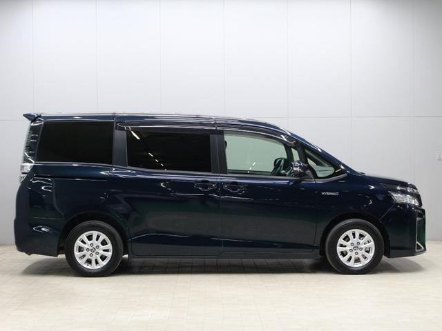 ヴォクシー ハイブリッドV 純正10型ナビ リア席モニター 衝突軽減ブレーキ ドラレコ シートヒーター 純正15AW クルーズコントロール エンジンスターター オートハイビーム LEDヘッド ワンオーナー 禁煙車 ETC2.0(24枚目)