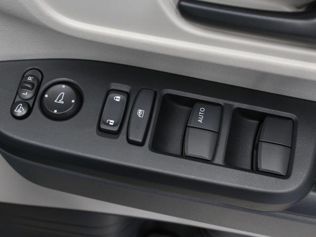 N-BOX ベースグレード 当社デモカー 両側パワスラ パーキングセンサー シートヒーター 電子パーキング ブレーキホールド 渋滞追従クルーズ オートハイビーム 禁煙車 レーンキープ 誤発進抑制装置 衝突軽減ブレーキ(40枚目)