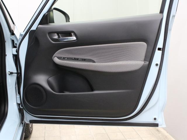 フィット e:HEVクロスター 純正9型ナビ 前後ドラレコ パーキングセンサー 渋滞追従クルーズ 電子パーキング ブレーキホールド オートハイビーム 1オーナー 禁煙 急速充電USB 純正16AW Bluetooth 車線維持支援(50枚目)