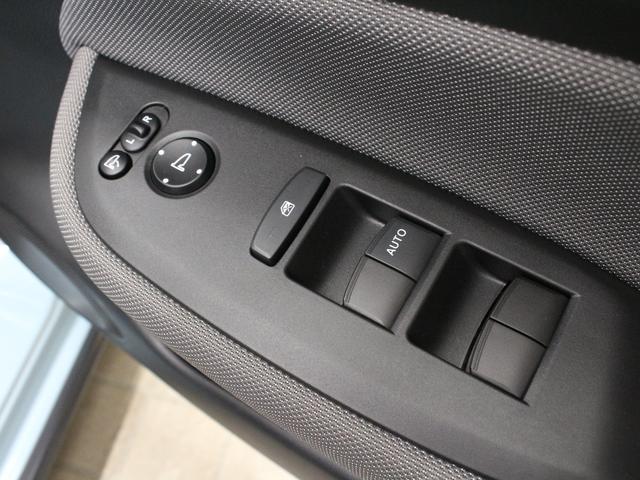 フィット e:HEVクロスター 純正9型ナビ 前後ドラレコ パーキングセンサー 渋滞追従クルーズ 電子パーキング ブレーキホールド オートハイビーム 1オーナー 禁煙 急速充電USB 純正16AW Bluetooth 車線維持支援(51枚目)