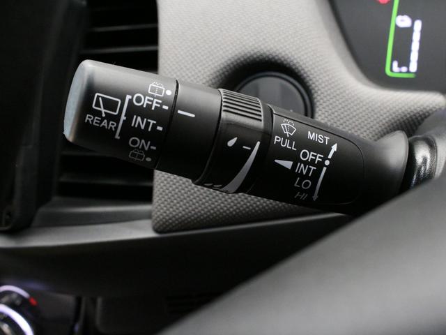 フィット e:HEVクロスター 純正9型ナビ 前後ドラレコ パーキングセンサー 渋滞追従クルーズ 電子パーキング ブレーキホールド オートハイビーム 1オーナー 禁煙 急速充電USB 純正16AW Bluetooth 車線維持支援(56枚目)