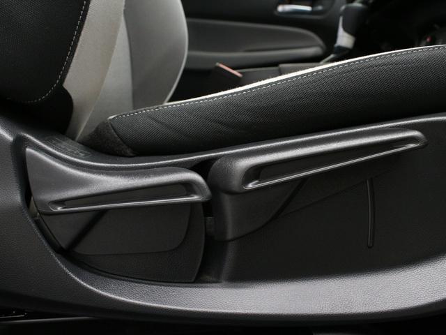 フィット e:HEVクロスター 純正9型ナビ 前後ドラレコ パーキングセンサー 渋滞追従クルーズ 電子パーキング ブレーキホールド オートハイビーム 1オーナー 禁煙 急速充電USB 純正16AW Bluetooth 車線維持支援(70枚目)