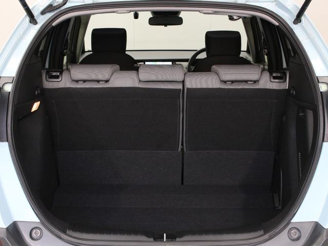 フィット e:HEVクロスター 純正9型ナビ 前後ドラレコ パーキングセンサー 渋滞追従クルーズ 電子パーキング ブレーキホールド オートハイビーム 1オーナー 禁煙 急速充電USB 純正16AW Bluetooth 車線維持支援(73枚目)