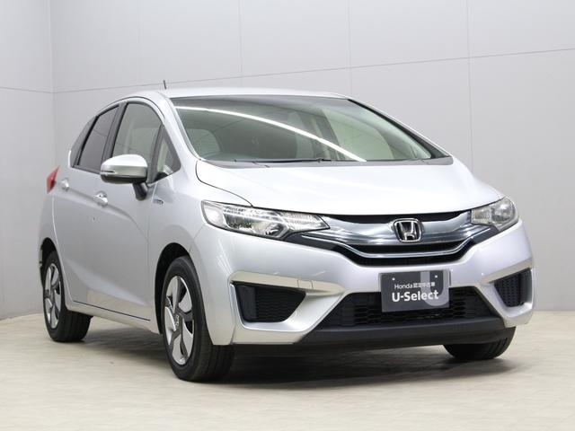 フィットハイブリッド Fパッケージ メモリーナビ Sモードスイッチ スマートキー 禁煙車 電動格納ミラー バックカメラ 横滑り防止装置 ECONスイッチ フルオートエアコン 盗難防止装置 プライバシーガラス フロアマット ETC(19枚目)