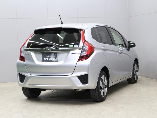 フィットハイブリッド Fパッケージ メモリーナビ Sモードスイッチ スマートキー 禁煙車 電動格納ミラー バックカメラ 横滑り防止装置 ECONスイッチ フルオートエアコン 盗難防止装置 プライバシーガラス フロアマット ETC(20枚目)