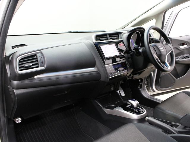 フィットハイブリッド Fパッケージ メモリーナビ Sモードスイッチ スマートキー 禁煙車 電動格納ミラー バックカメラ 横滑り防止装置 ECONスイッチ フルオートエアコン 盗難防止装置 プライバシーガラス フロアマット ETC(34枚目)