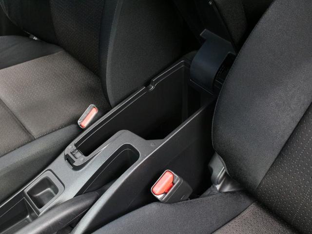 フィットハイブリッド Fパッケージ メモリーナビ Sモードスイッチ スマートキー 禁煙車 電動格納ミラー バックカメラ 横滑り防止装置 ECONスイッチ フルオートエアコン 盗難防止装置 プライバシーガラス フロアマット ETC(62枚目)