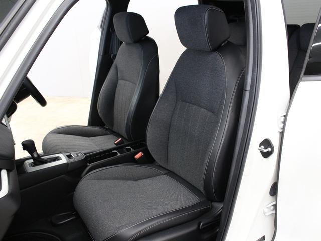 フィット ｅ：ＨＥＶホーム　２トーンカラー　純正９型ナビ　ドラレコ　パーキングセンサー　渋滞追従クルーズ　電子パーキング　ブレーキホールド　オートハイビーム　１オーナー　禁煙　車線維持支援　ハーフレザー　本革巻ステアリング（15枚目）