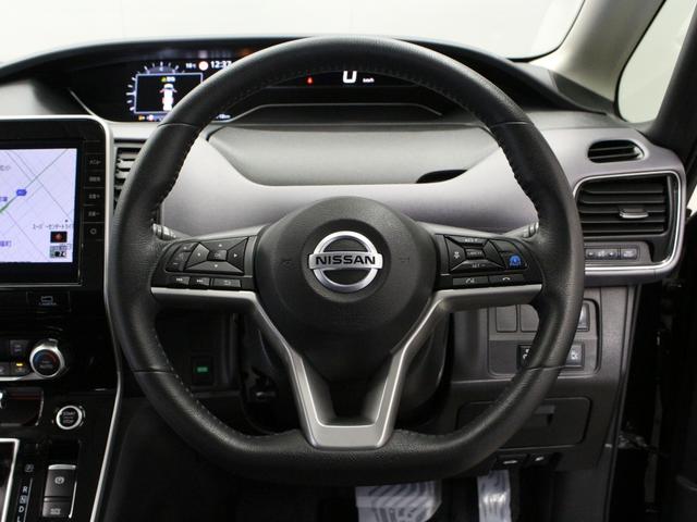 セレナ ハイウェイスターＶ　プロパイロット　後側方衝突防止支援　純正１０型ナビ　後席専用モニター　アラウンドビュー　インテリジェントルームミラー　両側パワスラ　電子パーキング　ブレーキホールド　先進ライト　ワンオーナー　禁煙車（14枚目）