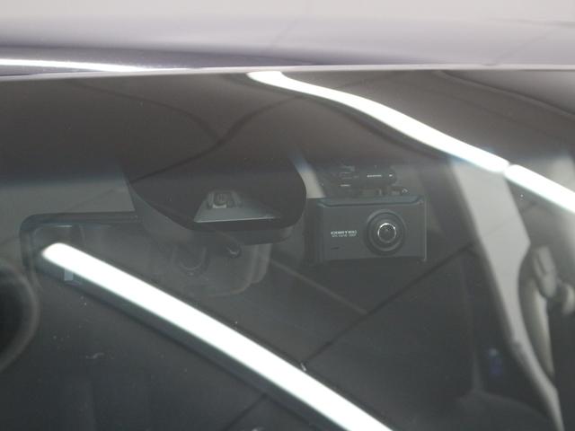 オデッセイハイブリッド ｅ：ＨＥＶアブソルート・ＥＸ　マルチビュー　純正１０型ナビ　パワーテールゲート　ブラインドスポット　両側パワスラ　前後ドラレコ　アドバンスドルームミラー　シートヒーター　パーキングセンサー　電子パーキング　禁煙車　ワンオーナー（17枚目）