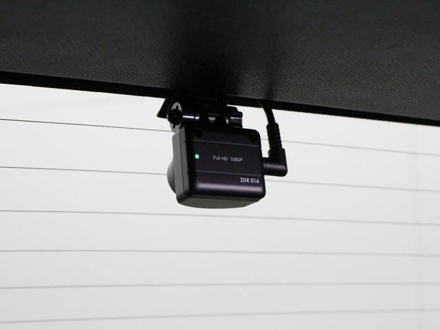 ヴェゼル ハイブリッドＲＳ・ホンダセンシング　純正８型ナビ　前後ドラレコ　シートヒーター　電子パーキング　アダプティブクルーズ　車線維持支援　純正１８ＡＷ　ＬＥＤヘッド　ＬＥＤフォグ　純正トノカバー　ＨＤＭＩ接続　Ｂｌｕｅｔｏｏｔｈ　バックカメラ（9枚目）