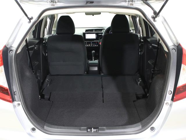 フィット 13G・Lホンダセンシング 衝突軽減ブレーキ 純正ナ LEDヘッド&フォグ アダプティブクルーズ 車線維持支援 誤発進抑制装置 ワンオーナー 禁煙車 Bluetooth ステアリングリモコン ドアバイザー アイドリングストップ(14枚目)