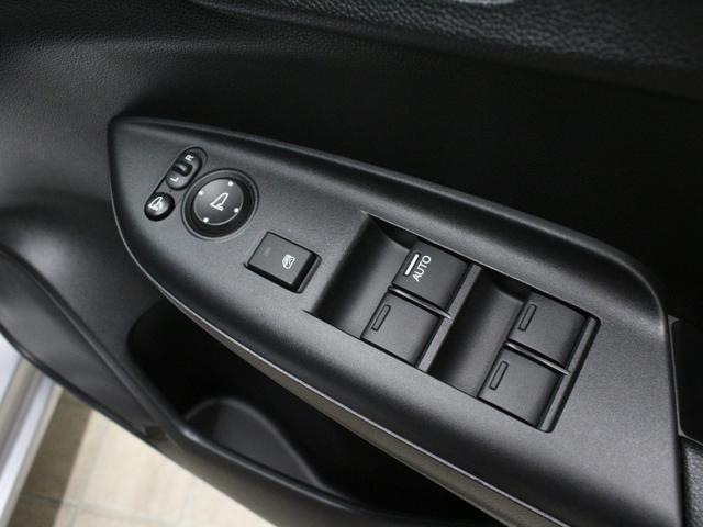 フィット 13G・Lホンダセンシング 衝突軽減ブレーキ 純正ナ LEDヘッド&フォグ アダプティブクルーズ 車線維持支援 誤発進抑制装置 ワンオーナー 禁煙車 Bluetooth ステアリングリモコン ドアバイザー アイドリングストップ(60枚目)