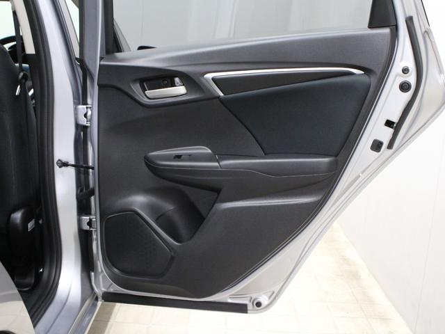 フィット 13G・Lホンダセンシング 衝突軽減ブレーキ 純正ナ LEDヘッド&フォグ アダプティブクルーズ 車線維持支援 誤発進抑制装置 ワンオーナー 禁煙車 Bluetooth ステアリングリモコン ドアバイザー アイドリングストップ(64枚目)