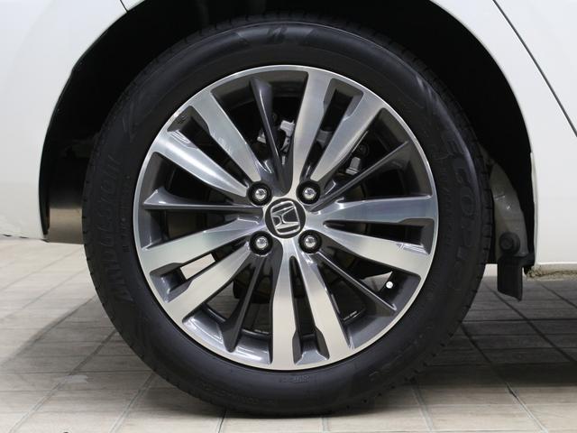 フィット ｅ：ＨＥＶホーム　純正８型ナビ　前後ドラレコ　渋滞追従クルーズ　電子パーキング　パーキングセンサー　ブレーキホールド　オートハイビーム　ワンオーナー　ハーフレザー　本革巻ステアリング　純正１６ＡＷ　Ｂｌｕｅｔｏｏｔｈ（32枚目）