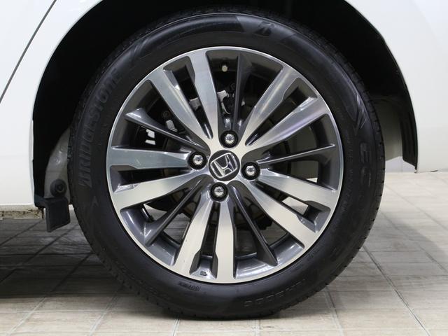 フィット ｅ：ＨＥＶホーム　純正８型ナビ　前後ドラレコ　渋滞追従クルーズ　電子パーキング　パーキングセンサー　ブレーキホールド　オートハイビーム　ワンオーナー　ハーフレザー　本革巻ステアリング　純正１６ＡＷ　Ｂｌｕｅｔｏｏｔｈ（33枚目）