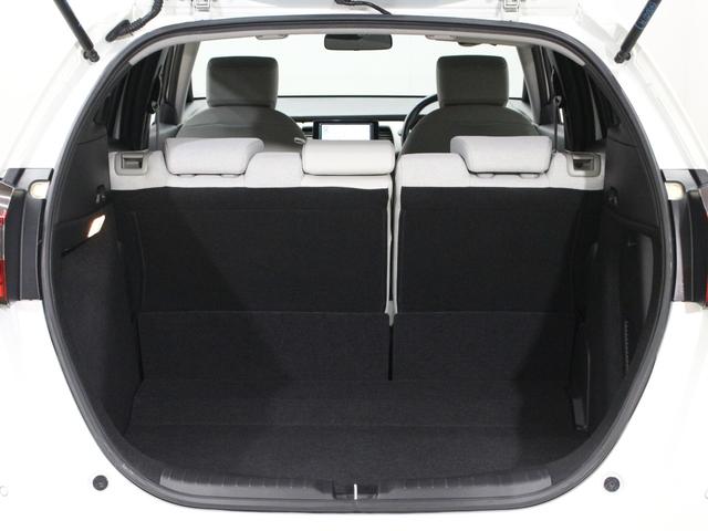 フィット ｅ：ＨＥＶホーム　純正８型ナビ　前後ドラレコ　渋滞追従クルーズ　電子パーキング　パーキングセンサー　ブレーキホールド　オートハイビーム　ワンオーナー　ハーフレザー　本革巻ステアリング　純正１６ＡＷ　Ｂｌｕｅｔｏｏｔｈ（40枚目）