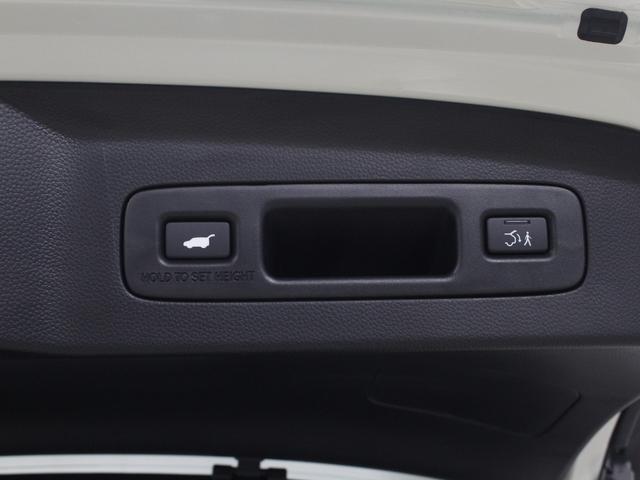 ヴェゼル ｅ：ＨＥＶＺ　純正９型ナビ　パワーテールゲート　ステアリングヒーター　シートヒーター　パーキングセンサー　渋滞追従クルーズ　車線維持支援　電子パーキング　ブレーキホールド　ワンオーナー　禁煙車　オートハイビーム（8枚目）