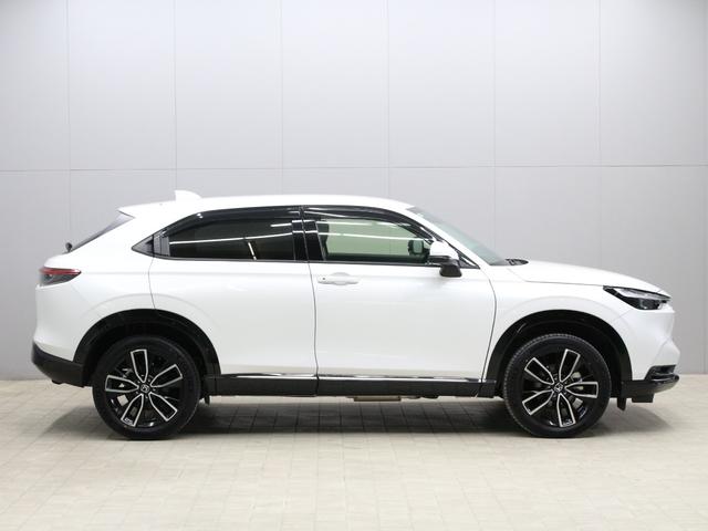 ヴェゼル ｅ：ＨＥＶＺ　純正９型ナビ　パワーテールゲート　ステアリングヒーター　シートヒーター　パーキングセンサー　渋滞追従クルーズ　車線維持支援　電子パーキング　ブレーキホールド　ワンオーナー　禁煙車　オートハイビーム（28枚目）