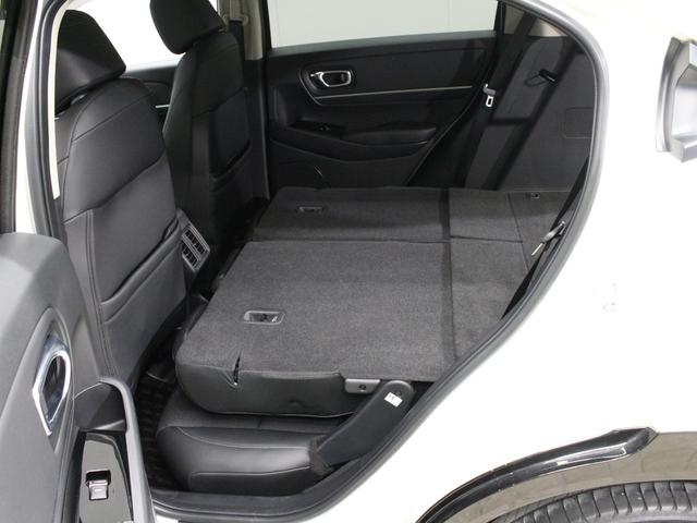 ヴェゼル ｅ：ＨＥＶＺ　純正９型ナビ　パワーテールゲート　ステアリングヒーター　シートヒーター　パーキングセンサー　渋滞追従クルーズ　車線維持支援　電子パーキング　ブレーキホールド　ワンオーナー　禁煙車　オートハイビーム（42枚目）