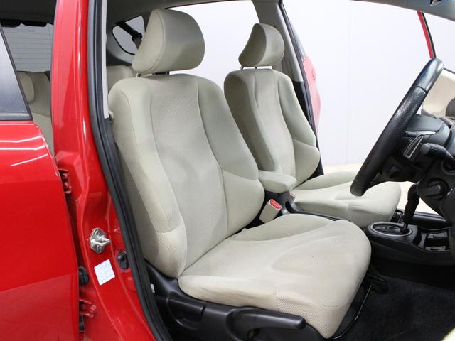 フィットハイブリッド ナビプレミアムセレクション HIDヘッド シートヒーター 純正ナビ クルーズコントロール ワンオーナー 純正15AW パドルシフト 本革巻ステアリング バックカメラ 横滑り防止装置 盗難防止装置 ドアバイザー フロアマット(68枚目)