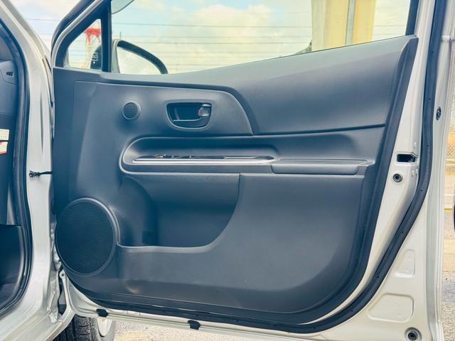 アクア S 後期・純正ナビ・CD・DVD・Bluetooth・バックカメラ・ETC・LEDヘッド・フォグ・踏み間違い装置・スペアタイヤ・ドラレコ前後・コンソールボックス(15枚目)