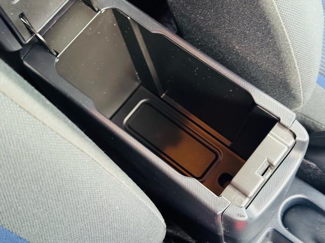 アクア S 後期・純正ナビ・CD・DVD・Bluetooth・バックカメラ・ETC・LEDヘッド・フォグ・踏み間違い装置・スペアタイヤ・ドラレコ前後・コンソールボックス(38枚目)