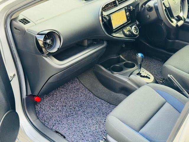 アクア S 後期・純正ナビ・CD・DVD・Bluetooth・バックカメラ・ETC・LEDヘッド・フォグ・踏み間違い装置・スペアタイヤ・ドラレコ前後・コンソールボックス(62枚目)