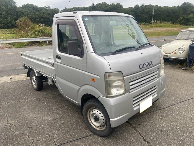 キャリイトラック 　エアコン　パワステ　５速ミッション　車検２０２７年６月　リベライザー　マット　バイザー　三方開　鳥居付　走行７２０００ＫＭ　修復無（4枚目）