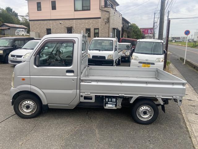 キャリイトラック 　エアコン　パワステ　５速ミッション　車検２０２７年６月　リベライザー　マット　バイザー　三方開　鳥居付　走行７２０００ＫＭ　修復無（9枚目）