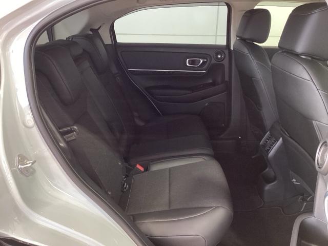 ヴェゼル ｅ：ＨＥＶＺ　ＨＳＥＮＳＩＮＧ新車保証試乗車ワンオ－ナ－　衝突回避支援ブレーキ機能　パノラミックビューモニター　１オナ　スマキ　Ｐトランク　フルオートエアコン　エアバッグ　両席エアバック　Ｒカメ　記録簿付　ＵＳＢ（18枚目）
