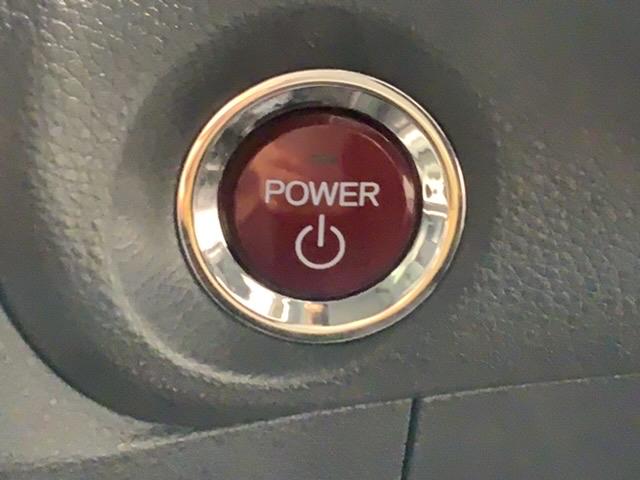 ワンプッシュでエンジンのスタート、ストップが出来て便利です。