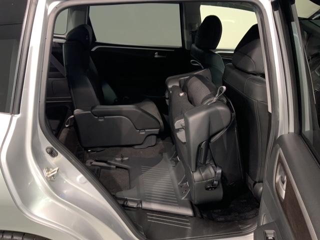 専門業者にて内外装のクリーニングを実施しております！