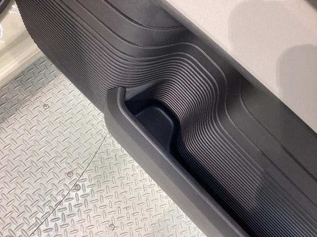 Ｎ－ＢＯＸ ファッションスタイル　Ｈ　ＳＥＮＳＩＮＧ　新車保証　試乗車　ワンオ－ナ－　ナビＶＸＭ－２４５ＺＦＥｉ　ＴＶ　Ｒカメラ　ＢＴオ－ディオ　シ－トヒ－タ－　ＥＴＣ　ＬＥＤライト　ＶＳＡ　クルコン　スマ－トキ－　盗難防止装置（26枚目）