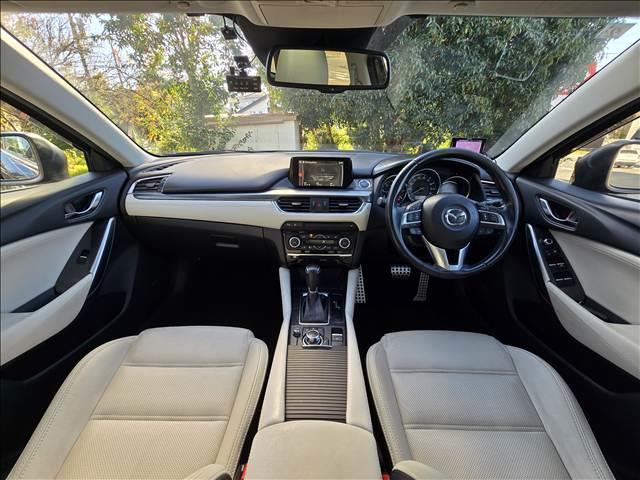 アテンザワゴン ＸＤ　Ｌ　Ｐａｃｋａｇｅ　４ＷＤ／禁煙／サンルーフ／ＢＯＳＥサウンド／ホワイトレザーシート／ＥＴＣ／ドライブレコーダー／ブラインドスポットモニター／純正ナビ／フルセグ／バックカメラ／パドルシフト／アダプティブクルーズ／ＨＵＤ（3枚目）