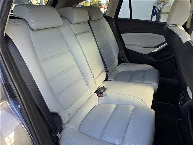 アテンザワゴン ＸＤ　Ｌ　Ｐａｃｋａｇｅ　４ＷＤ／禁煙／サンルーフ／ＢＯＳＥサウンド／ホワイトレザーシート／ＥＴＣ／ドライブレコーダー／ブラインドスポットモニター／純正ナビ／フルセグ／バックカメラ／パドルシフト／アダプティブクルーズ／ＨＵＤ（8枚目）