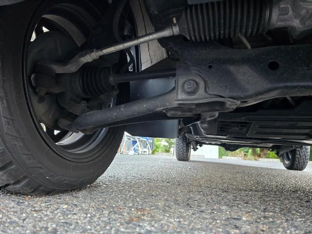 サンバーバン トランスポーター MGRベッドキット/デイトナホイール/opencountryRTタイヤ/レザー調シートカバー/社外アームレスト/地デジナビ/4WD/ヘッドライトレベライザー/LEDライト/車検R9年6月/ユーザー買取(40枚目)