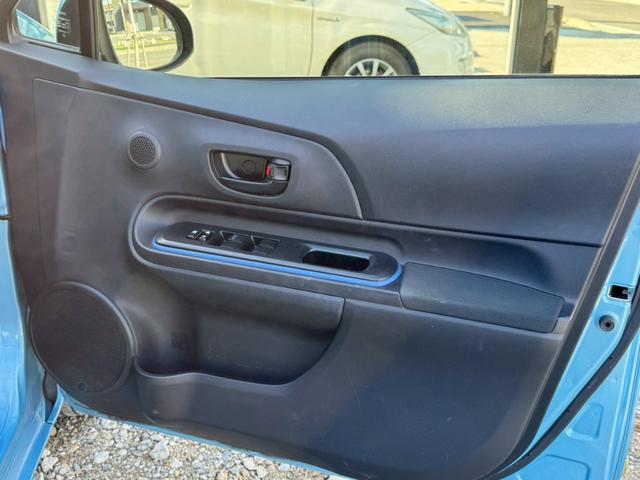 アクア S ユーザー買取 禁煙 シートヒーター 純正ナビ フルセグ DVD再生 Bluetooth再生 バックカメラ スマートキー ドラレコ ETC オートエアコン ウィンカーミラー(21枚目)