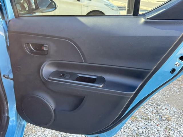 アクア S ユーザー買取 禁煙 シートヒーター 純正ナビ フルセグ DVD再生 Bluetooth再生 バックカメラ スマートキー ドラレコ ETC オートエアコン ウィンカーミラー(22枚目)