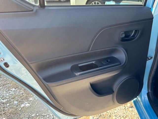 アクア S ユーザー買取 禁煙 シートヒーター 純正ナビ フルセグ DVD再生 Bluetooth再生 バックカメラ スマートキー ドラレコ ETC オートエアコン ウィンカーミラー(23枚目)