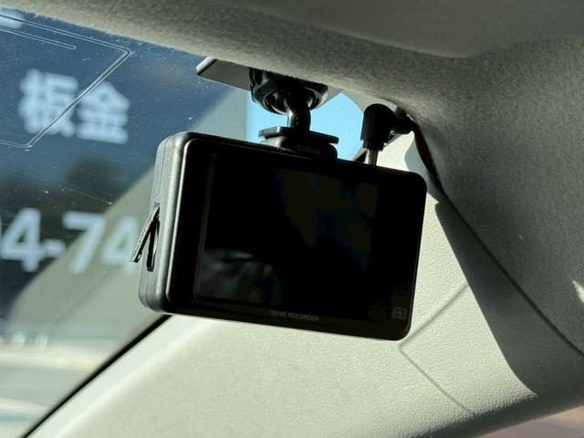 アクア S ユーザー買取 禁煙 シートヒーター 純正ナビ フルセグ DVD再生 Bluetooth再生 バックカメラ スマートキー ドラレコ ETC オートエアコン ウィンカーミラー(34枚目)