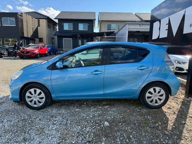 アクア S ユーザー買取 禁煙 シートヒーター 純正ナビ フルセグ DVD再生 Bluetooth再生 バックカメラ スマートキー ドラレコ ETC オートエアコン ウィンカーミラー(55枚目)