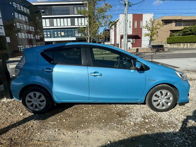 アクア S ユーザー買取 禁煙 シートヒーター 純正ナビ フルセグ DVD再生 Bluetooth再生 バックカメラ スマートキー ドラレコ ETC オートエアコン ウィンカーミラー(56枚目)