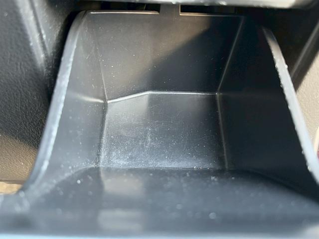 ヴェルファイア 2.4Z プラチナセレクションII 純正ナビ バックカメラ ETC フルセグ Bluetooth DVD再生 両側電動ドア スマートキー パワーバックドア 純正アルミ シートカバー オットマン キセノン プッシュスタート オートライト(27枚目)