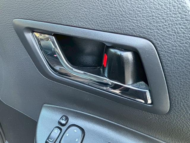 ヴェルファイア 2.4Z プラチナセレクションII 純正ナビ バックカメラ ETC フルセグ Bluetooth DVD再生 両側電動ドア スマートキー パワーバックドア 純正アルミ シートカバー オットマン キセノン プッシュスタート オートライト(32枚目)